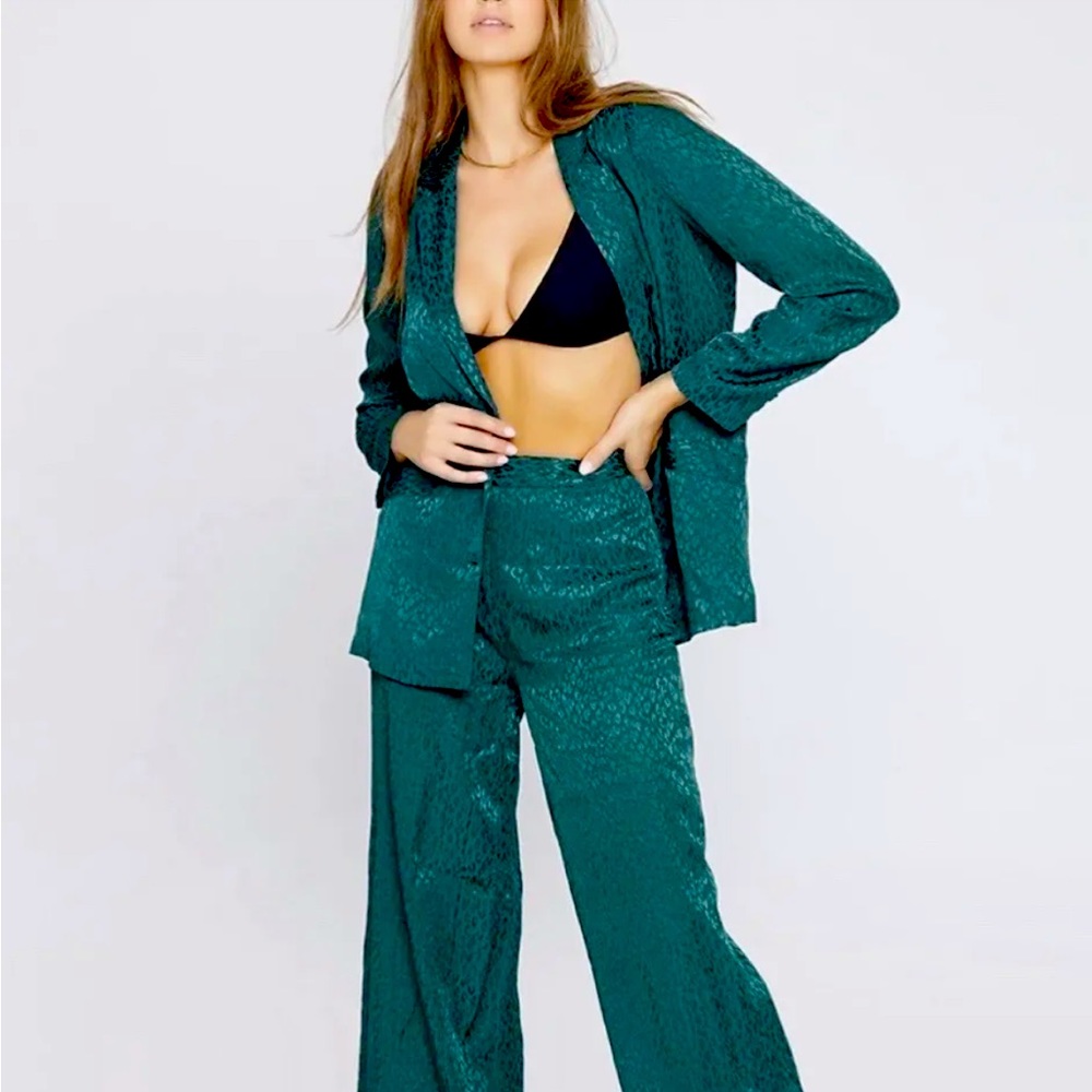 L*Space Suit: Bennytt Blazer & Harlow Pants Suit Set NWT Size 2